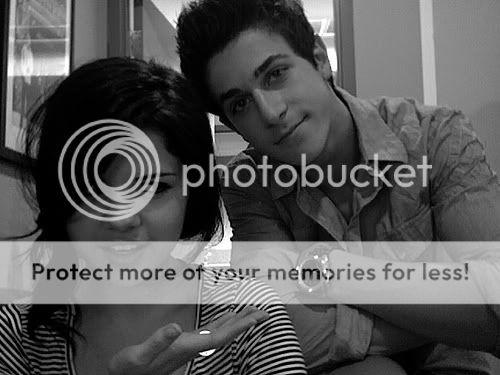 Does david henrie have myspace is selena gomez dating david henrie. Does david henrie have myspace